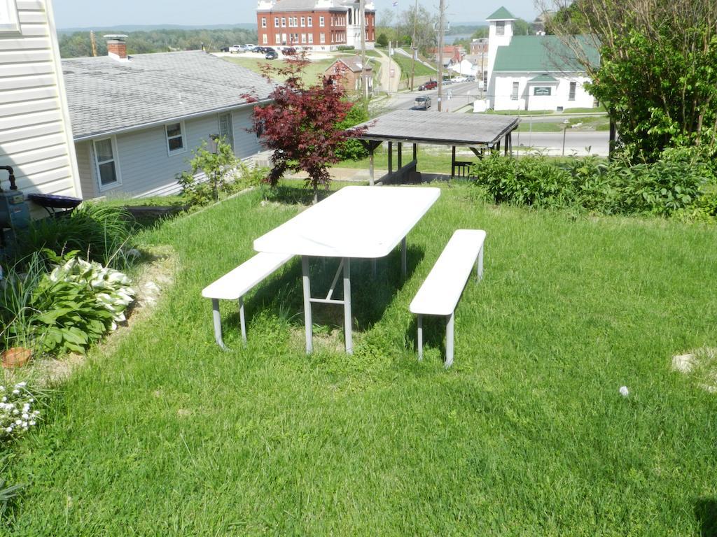 Helming Guest House Hermann Exterior photo